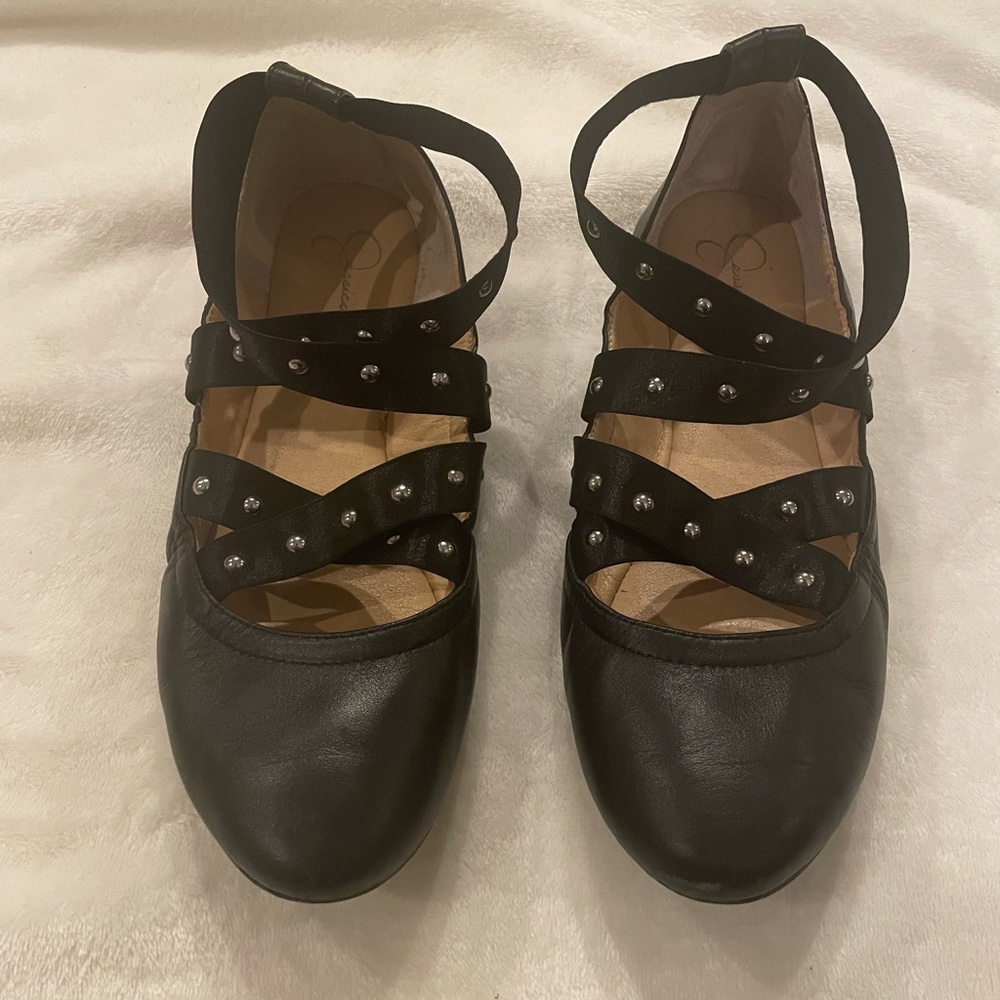 Jessica Simpson women’s size 9 flats with elastic ankle strap and studs